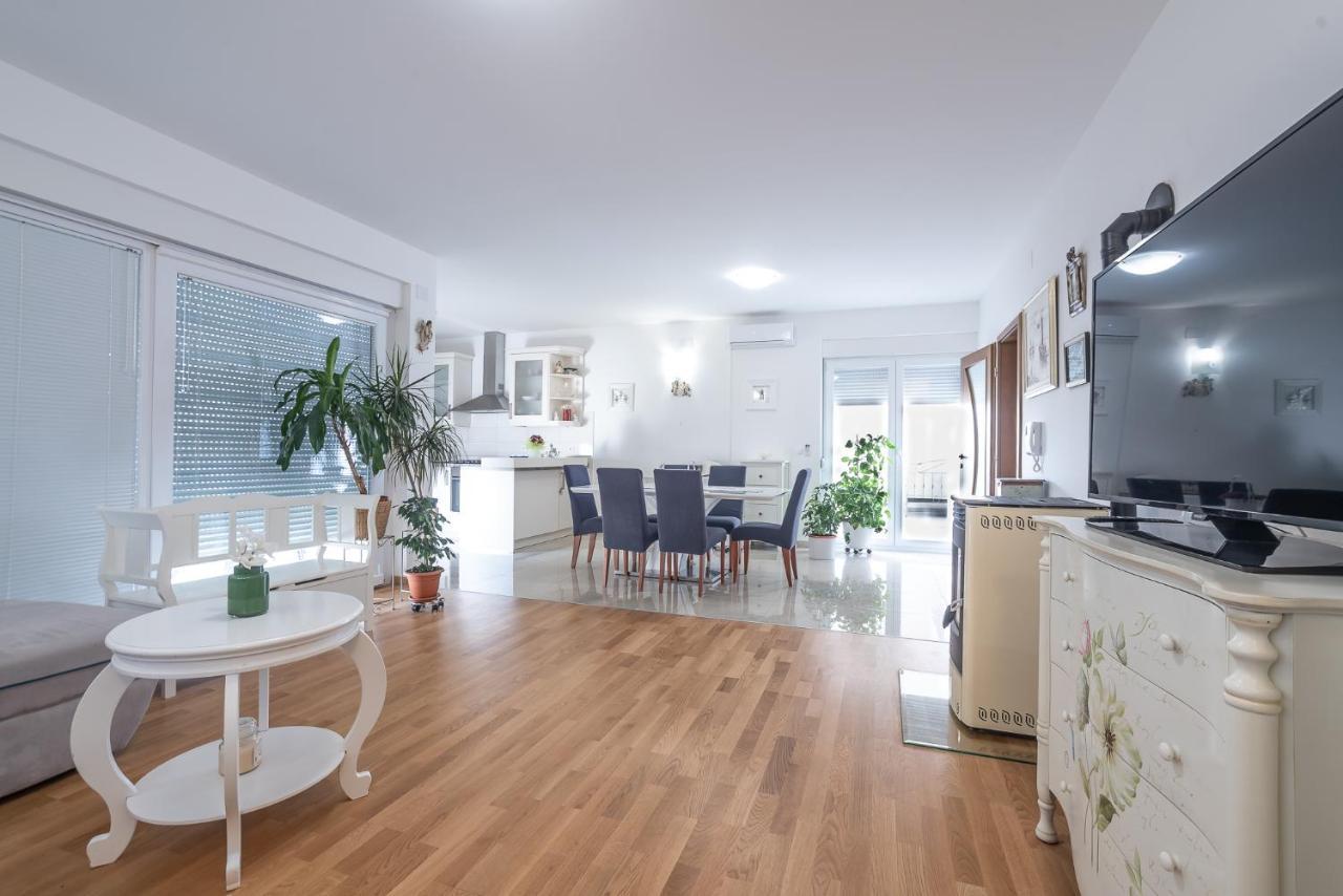 Apartments Sandrina Врси Екстериор снимка